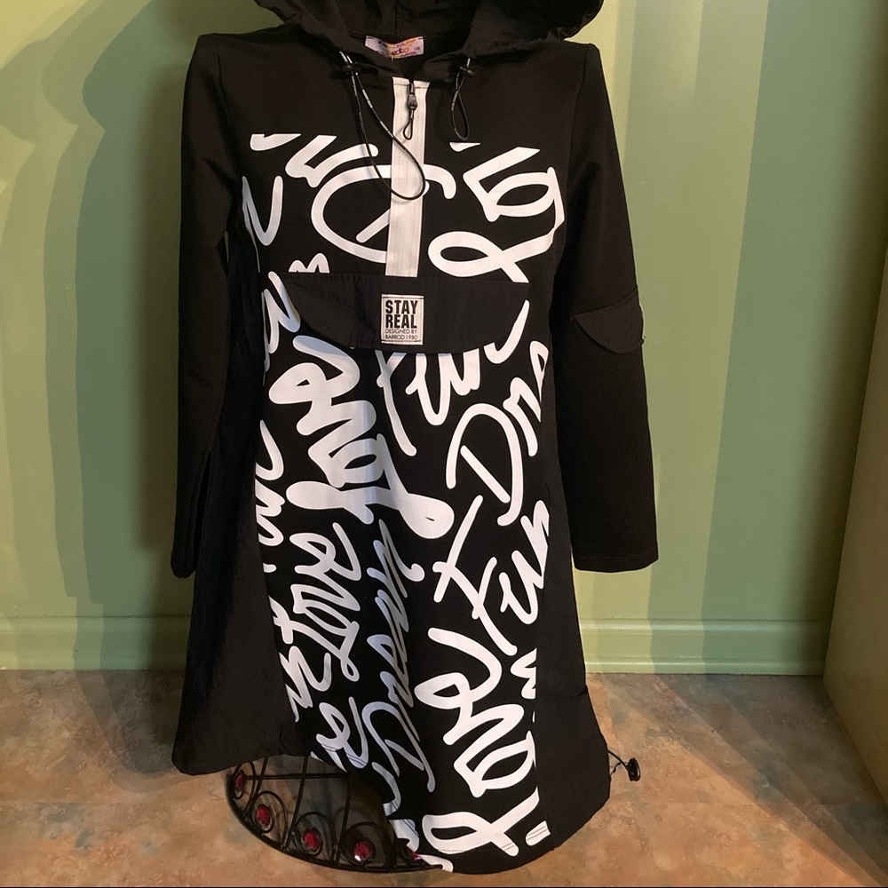Black pullover (Teto kids), size 10 US), NWT